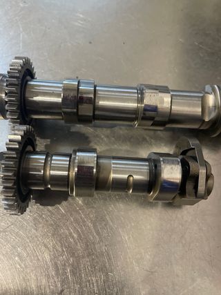 Arboles de levas BMW R1250GS 2019 culata derecha