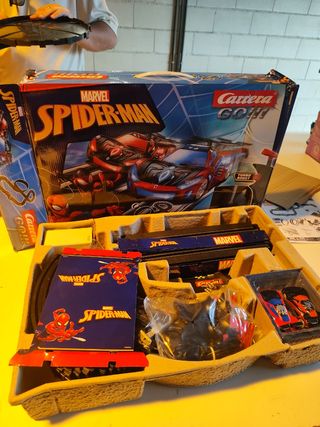 Carrera GO SPIDERMAN