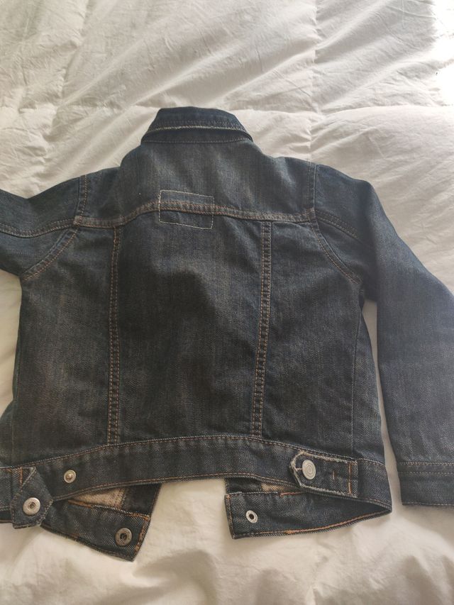 Cazadora vaquera talla 3-4 años