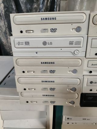 DVDcompact disc ordenador antiguo