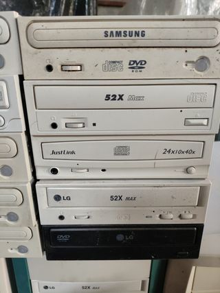 DVDcompact disc ordenador antiguo