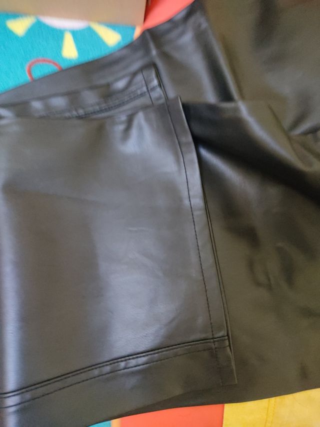 Pantaloni in ecopelle donna