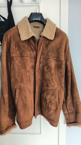 Chaquetón de piel. Forro tipo borrego
