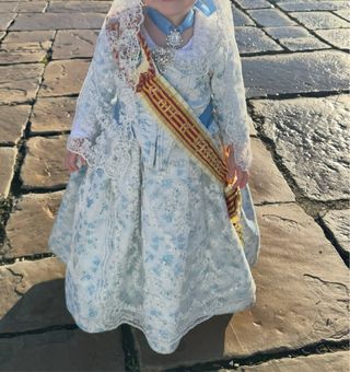 Traje de fallera niña