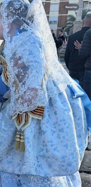 Traje de fallera niña