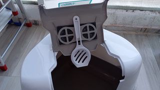 Caja triangular gatos