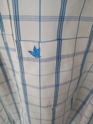 Camisa de cuadros.