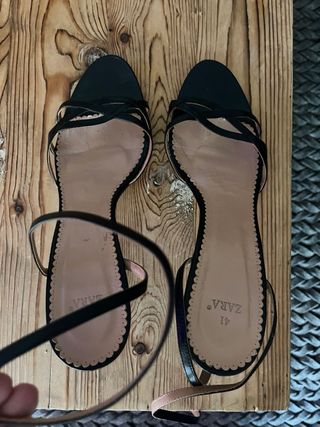 Sandalia negra zara talls 41