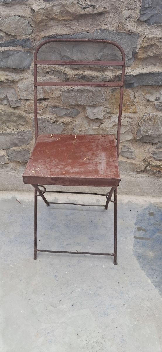 Silla hierro antigua