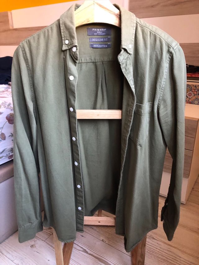Camisa verde oliva