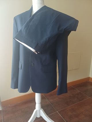 Traje de graduación chico T 46