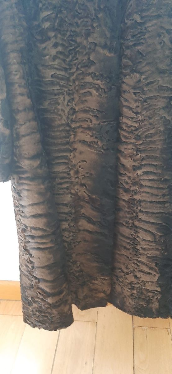 Cappotto Lomos in astrakan marrone