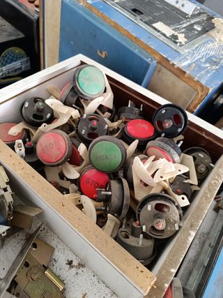 Botones tragaperras antiguas