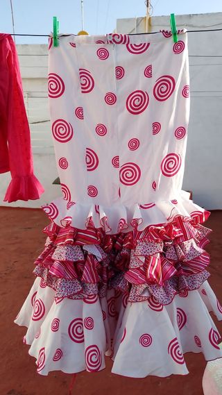 Falda flamenca,  vestido flamenca