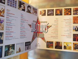 GRANDES ÉXITOS POP INTERNACIONAL