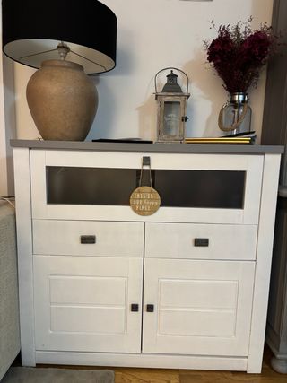 Muebles de comedor vitrina , mesa TV y mueble bar
