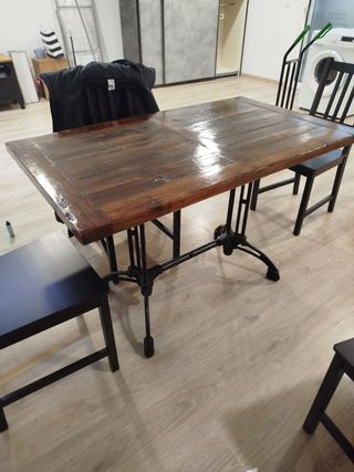 Mesa estilo vintage base de hierro forja