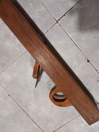 Mesa de comedor extensible.