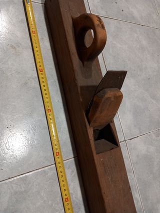 Mesa de comedor extensible.