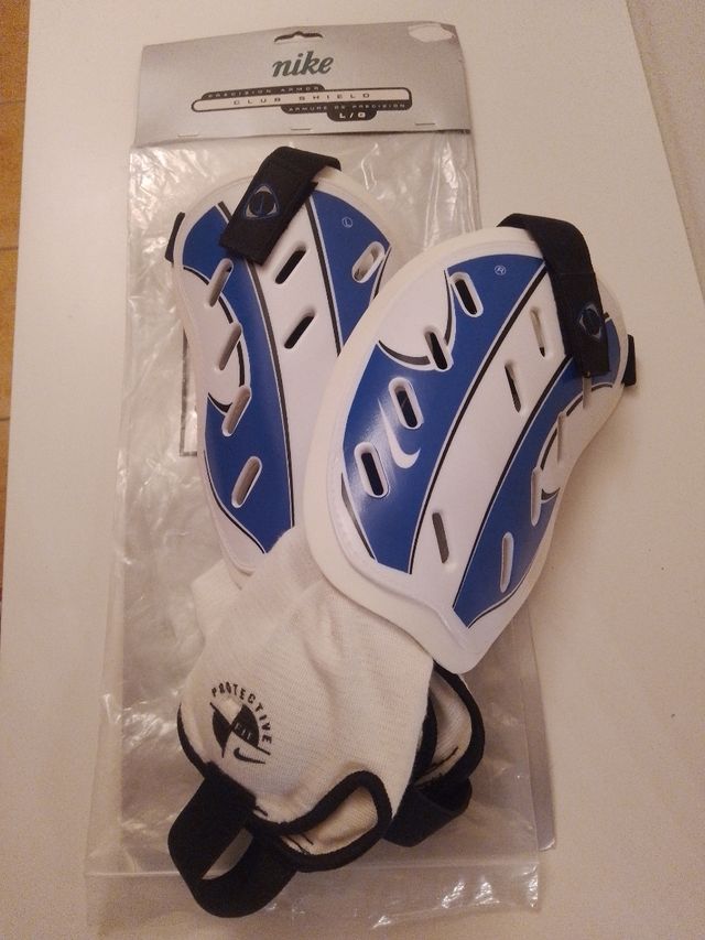 Espinillera fútbol Nike talla L-G