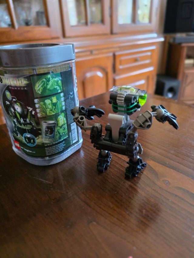 Lego Bionicle Nuhvok n. 8561