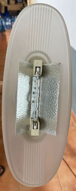 Lámpara de pie dorada vintage