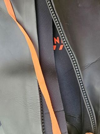 Neoprene, neopreno.