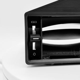 Grelha Esquerda Mercedes 190 W201 sem Ventilador