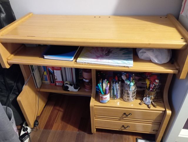 Escritorio juvenil