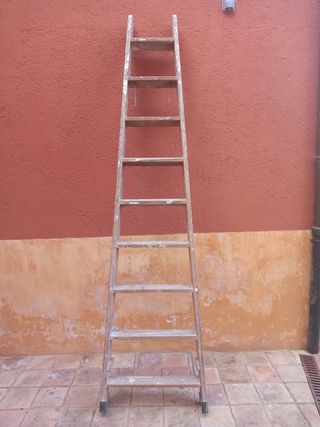 Escala de fusta de tisora - escalera madera