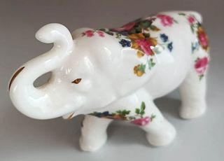 vintage amorevole elefante di porcellana