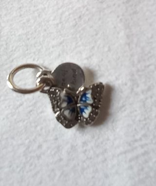 Charm plata mariposa