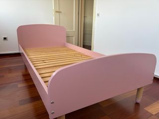 Cama plexa infantil rosa, preciosa.