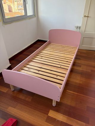 Cama plexa infantil rosa, preciosa.