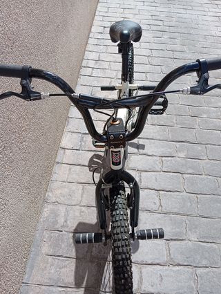 Bicicleta MONTY JUMP BMX