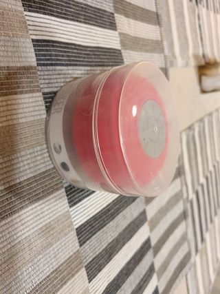 Altavoz bluetooth rojo