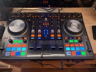 Traktor kontrol S4 mk2