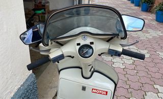 Vespa P200E seminueva