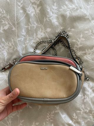 Bolso parfois la crwmallera central se abre mal