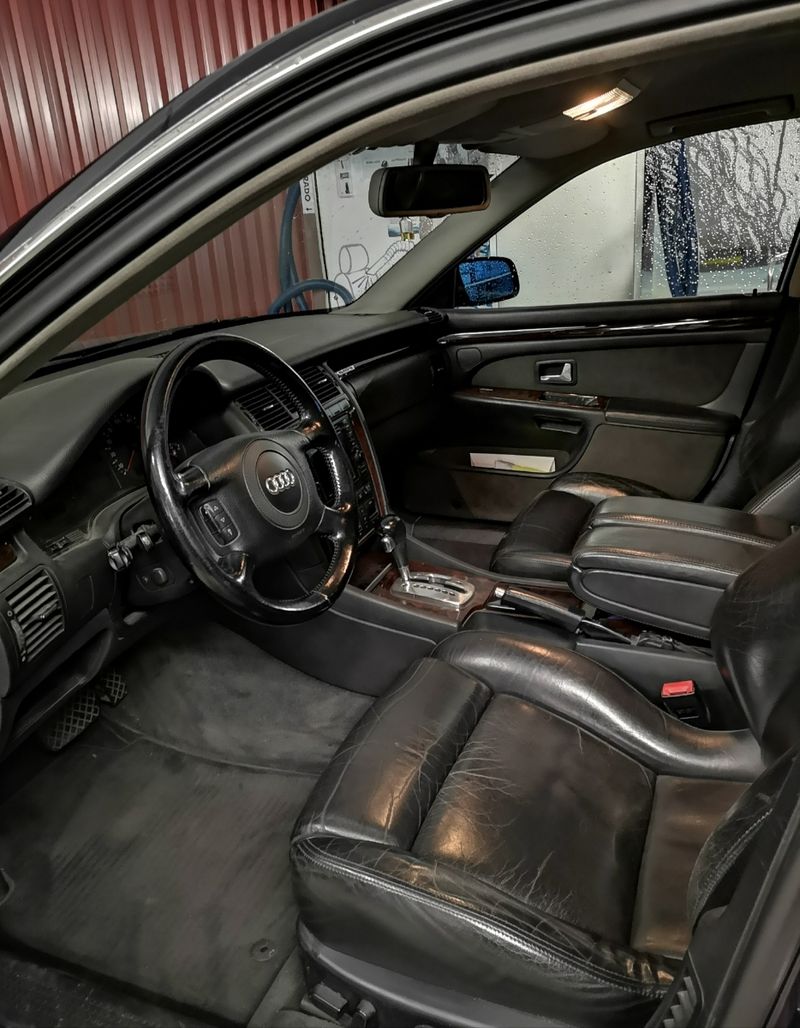 Audi A8 S8 2000 - foto 1