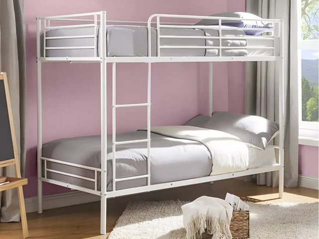 NUOVE SISTEMAZIONI CON LETTI A CASTELLO/SPEDIZIONI PRIVATE