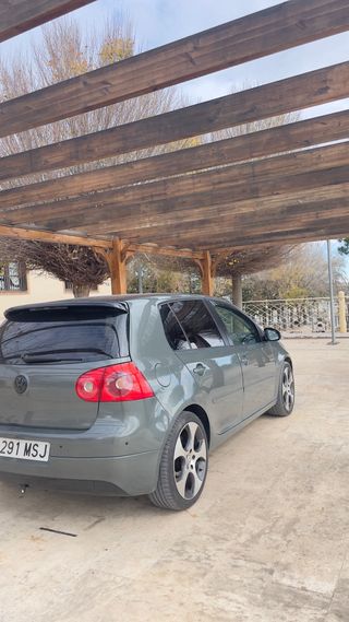 Volkswagen Golf 2004