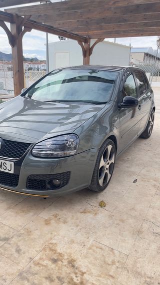 Volkswagen Golf 2004