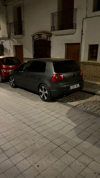 Volkswagen Golf 2004
