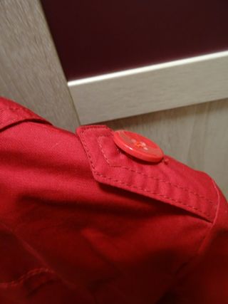 Gabardina roja