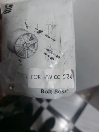 3 Tornillos+1 tuerca antirrobo Volkswagen