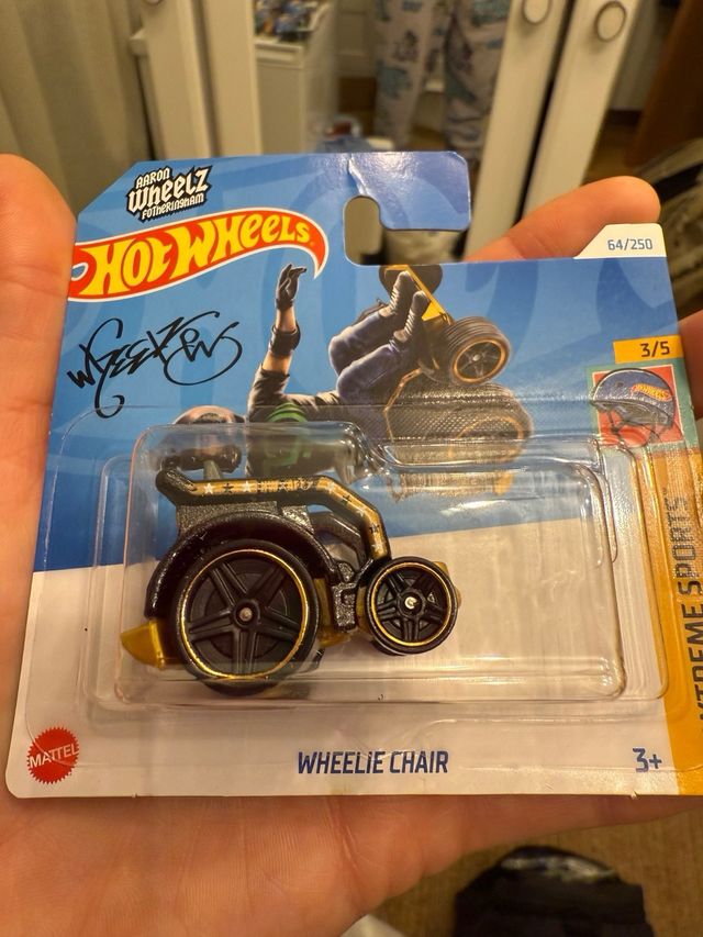 62 coches Hot Wheels