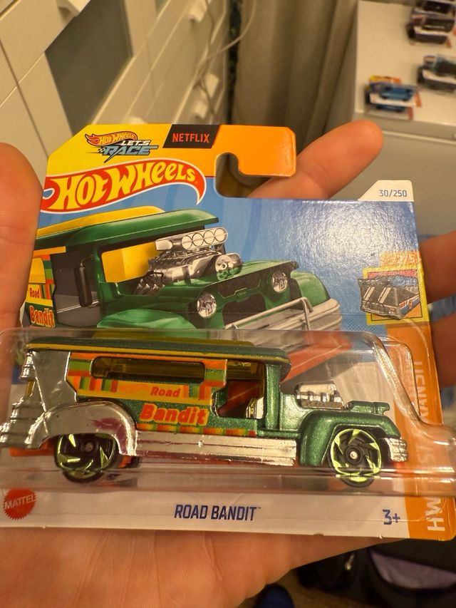 62 coches Hot Wheels