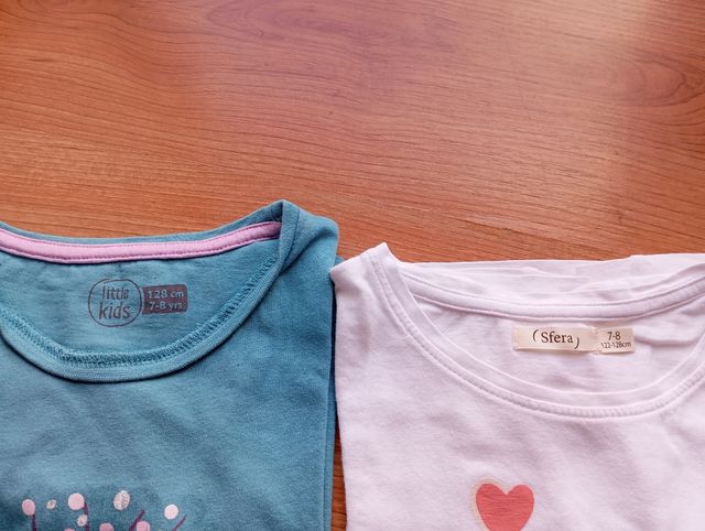 Pantalón de cuero y Nikis de manga larga