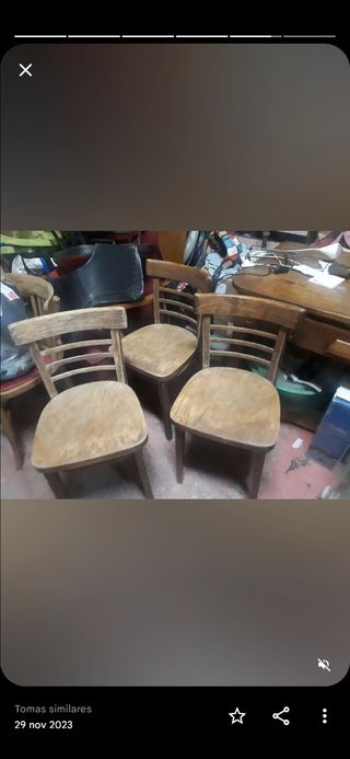 Sillas tipo  thonet y otras mocholi antigüas de lo